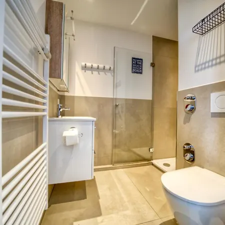 - Haus N, App 0n0204 Appartement *